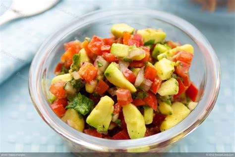 How much fat is in avocado relish - calories, carbs, nutrition