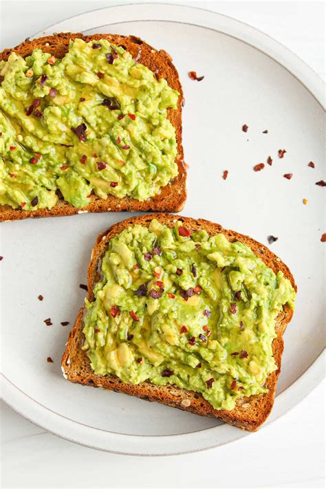 How much fat is in avocado toast - calories, carbs, nutrition