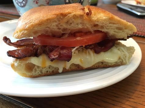 How much fat is in bacon 'n' cheese ciabatta burger - calories, carbs, nutrition