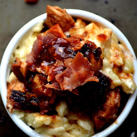 How much fat is in bacon bbq mac & cheese bowl - calories, carbs, nutrition