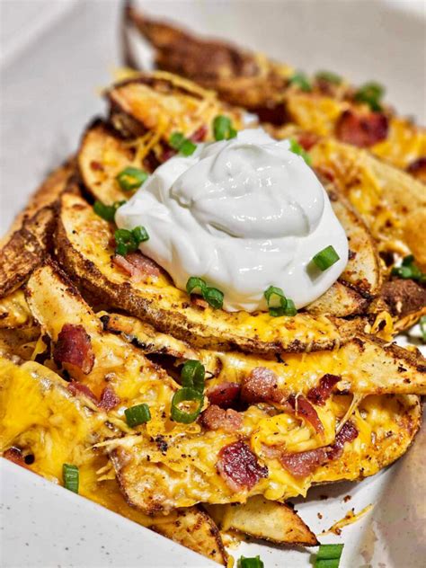 How much fat is in bacon cheddar potato wedges - calories, carbs, nutrition