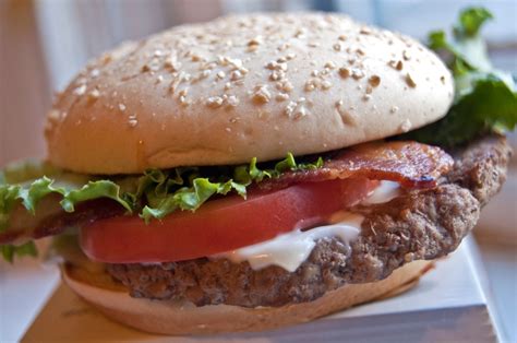 How much fat is in bacon habanero ranch burger - calories, carbs, nutrition