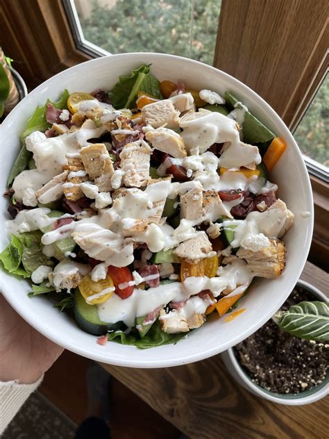 How much fat is in bacon ranch salad - calories, carbs, nutrition
