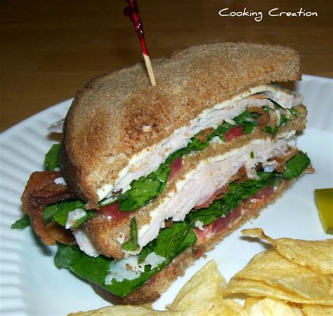 How much fat is in bacon turkey club on wheat - calories, carbs, nutrition