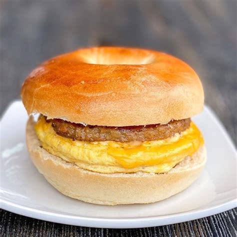 How much fat is in bagel - sausage, egg & cheese - calories, carbs, nutrition