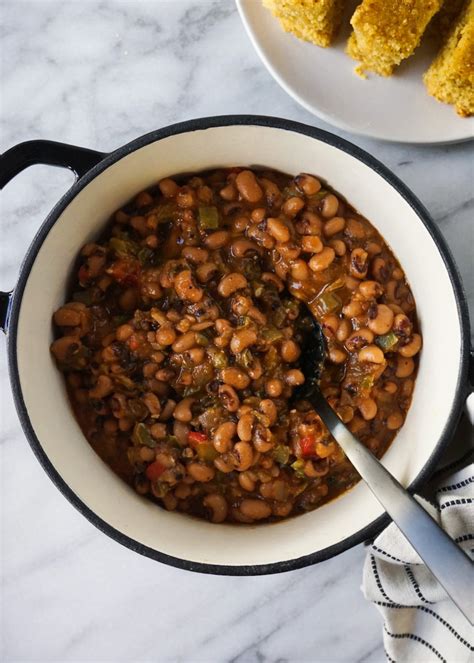 How much fat is in baked black eyed peas - calories, carbs, nutrition