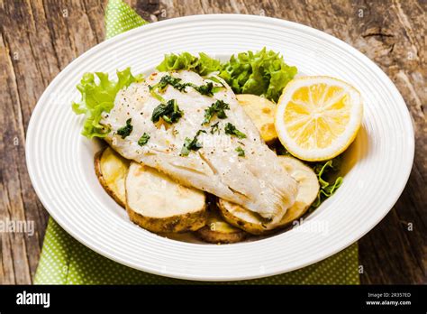How much fat is in baked cod dijonnaise, cod fillet - calories, carbs, nutrition