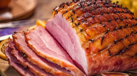 How much fat is in baked cooked ham - calories, carbs, nutrition