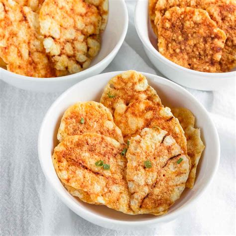 How much fat is in baked crisp snacks (three cheese) - calories, carbs, nutrition