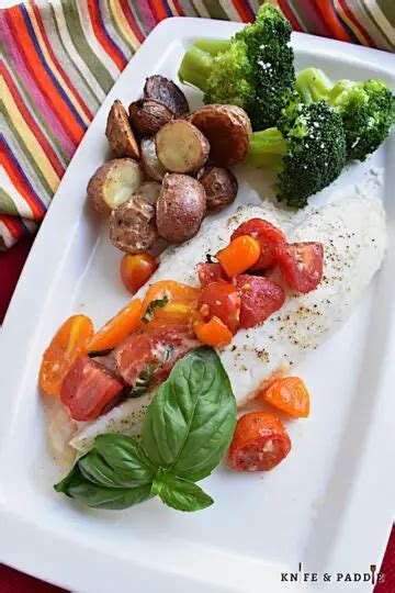 How much fat is in baked flounder with tomatoes basil - calories, carbs, nutrition