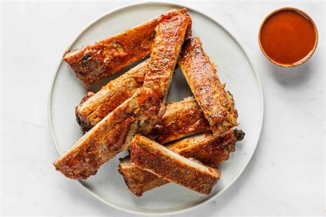How much fat is in baked spareribs with bronze bbq sauce - calories, carbs, nutrition