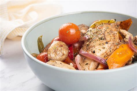 How much fat is in balsamic chicken and vegetables - calories, carbs, nutrition