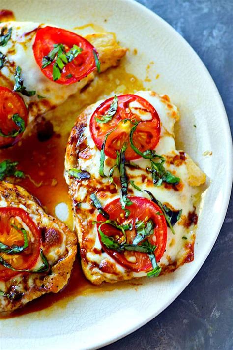 How much fat is in balsamic chicken margherita pizza - calories, carbs, nutrition