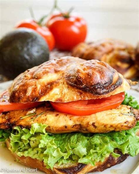 How much fat is in balsamic chicken sandwich on wheat bun - calories, carbs, nutrition