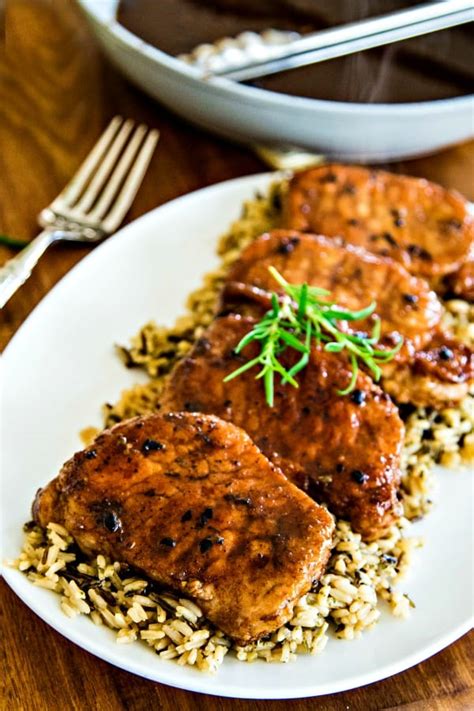 How much fat is in balsamic pork chop - calories, carbs, nutrition