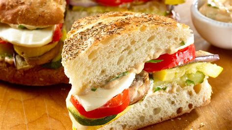 How much fat is in balsamic vegetable stack sandwich - calories, carbs, nutrition
