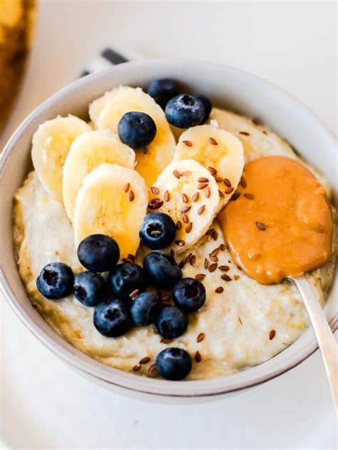 How much fat is in banana custard - calories, carbs, nutrition
