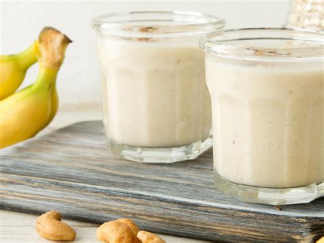 How much fat is in banana date cashew smoothie - calories, carbs, nutrition