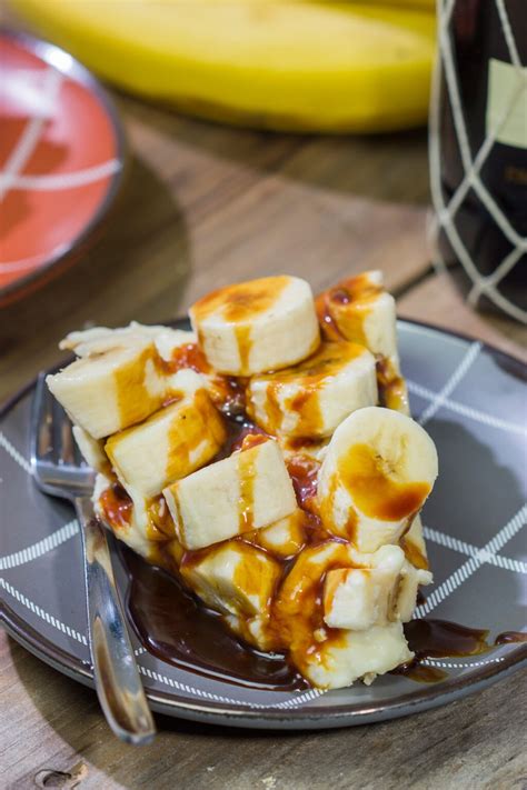 How much fat is in banana foster hot pie - calories, carbs, nutrition