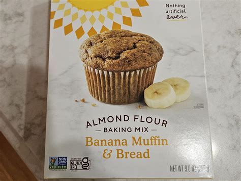 How much fat is in banana muffin 1.8 - calories, carbs, nutrition