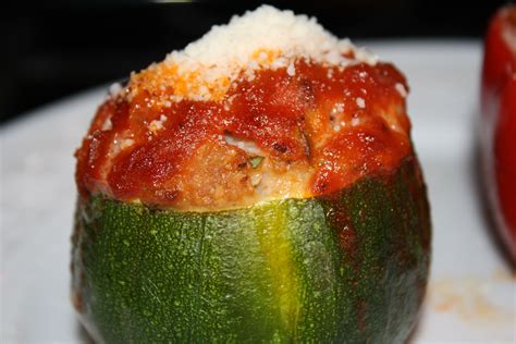 How much fat is in barley and zucchini stuffed peppers - calories, carbs, nutrition