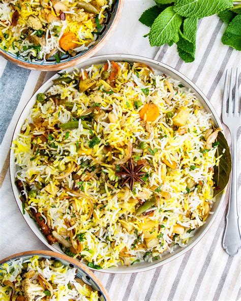 How much fat is in basmati vegetarian biryani - calories, carbs, nutrition