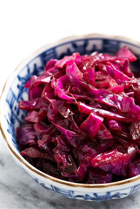 How much fat is in bavarian-style red cabbage - calories, carbs, nutrition