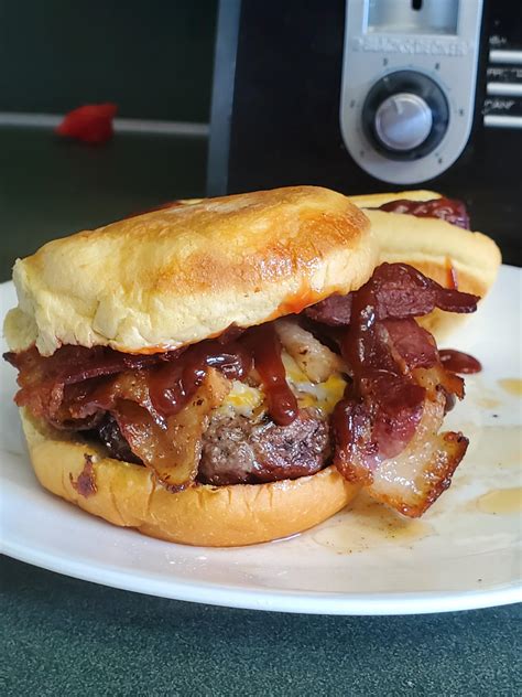 How much fat is in bbq bacon cheeseburger potato - calories, carbs, nutrition