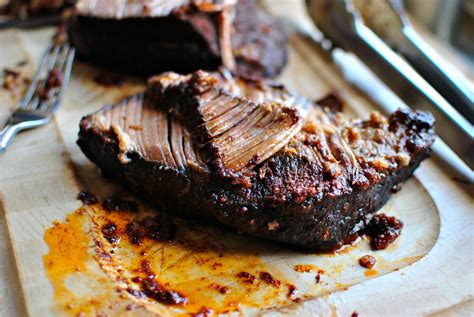How much fat is in bbq beef brisket entree - calories, carbs, nutrition