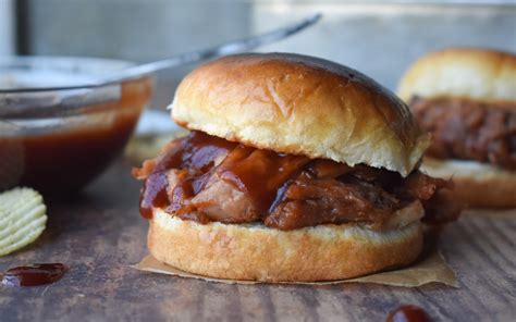 How much fat is in bbq pork sliders - calories, carbs, nutrition