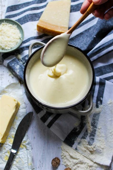 How much fat is in bechamel (cream) sauce - calories, carbs, nutrition