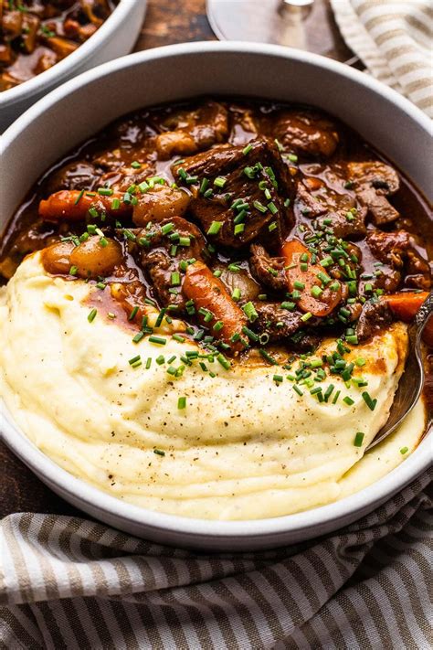 How much fat is in beef bourguignon served with savoy cabbage and creamed potatoes - calories, carbs, nutrition