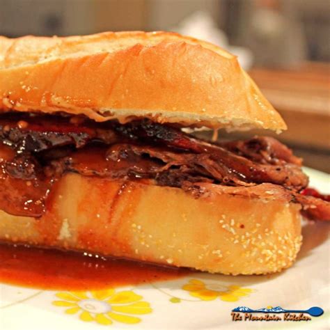 How much fat is in beef brisket sandwich - calories, carbs, nutrition