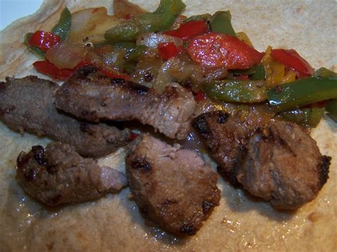 How much fat is in beef fajitas, stir-fried - calories, carbs, nutrition