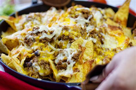 How much fat is in beef nachos - calories, carbs, nutrition