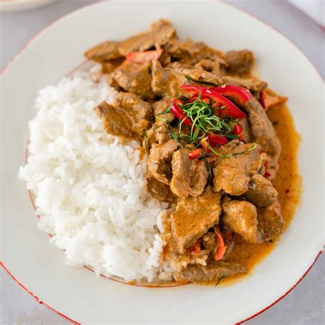 How much fat is in beef panang - calories, carbs, nutrition