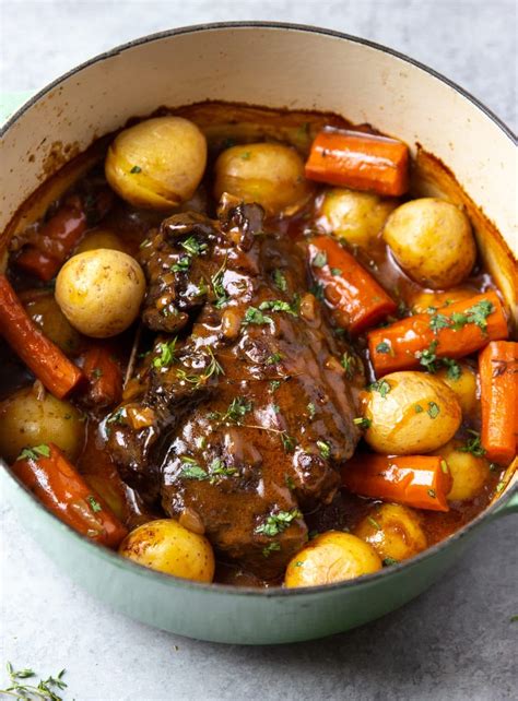 How much fat is in beef pot roast - calories, carbs, nutrition