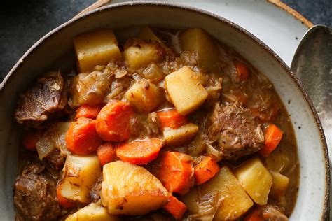 How much fat is in beef stew - calories, carbs, nutrition