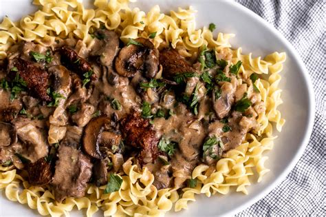 How much fat is in beef stroganoff - calories, carbs, nutrition