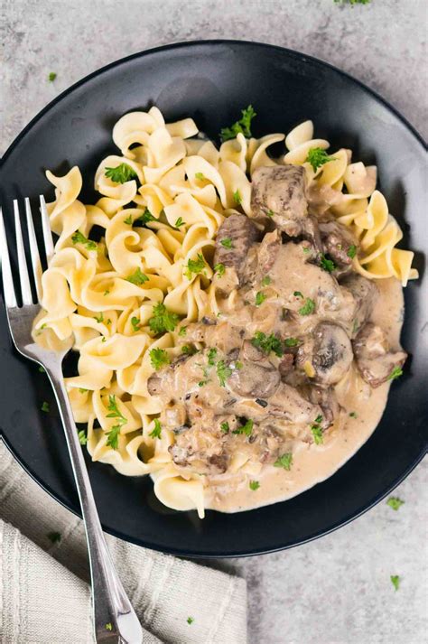 How much fat is in beef stroganoff with penne pasta medium - calories, carbs, nutrition