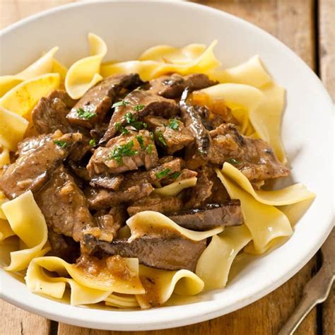 How much fat is in beef stroganoff-world flavors - calories, carbs, nutrition