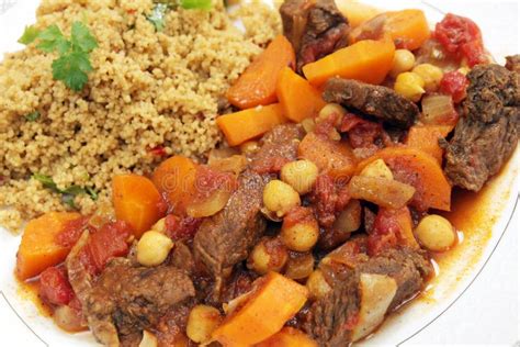 How much fat is in beef tagine with couscous - calories, carbs, nutrition