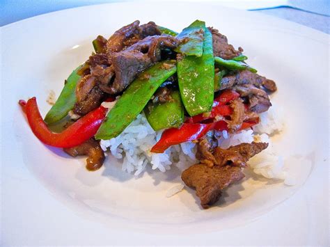 How much fat is in beef topping stir fry and pea pods - calories, carbs, nutrition