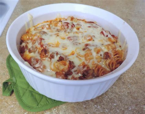 How much fat is in beefy tomato penne casserole - calories, carbs, nutrition