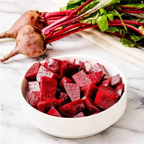 How much fat is in beets red steamed diced 1/2