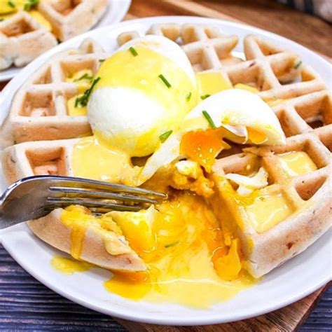 How much fat is in benedict waffle - calories, carbs, nutrition