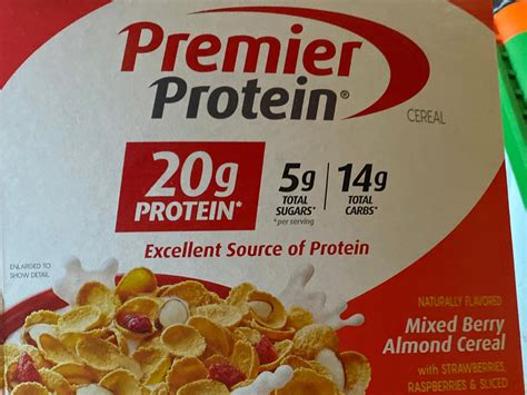 How much fat is in berry cereal - calories, carbs, nutrition