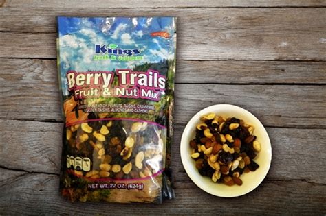 How much fat is in berry trails trail mix - calories, carbs, nutrition