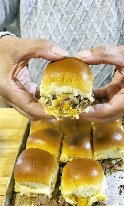 How much fat is in black angus and cheddar slider - calories, carbs, nutrition