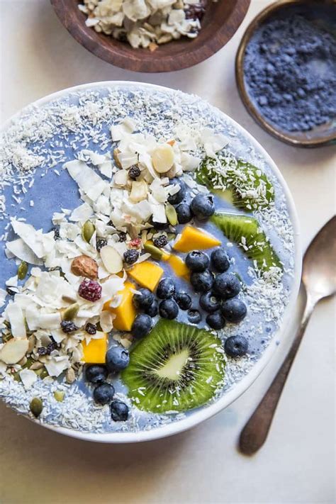 How much fat is in black blue smoothie bowl - calories, carbs, nutrition